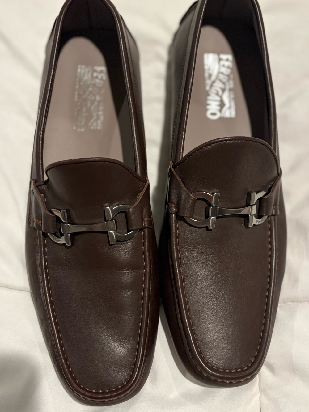 Salvatore Ferragamo Gancini Driver ornament Brown leather NWOT